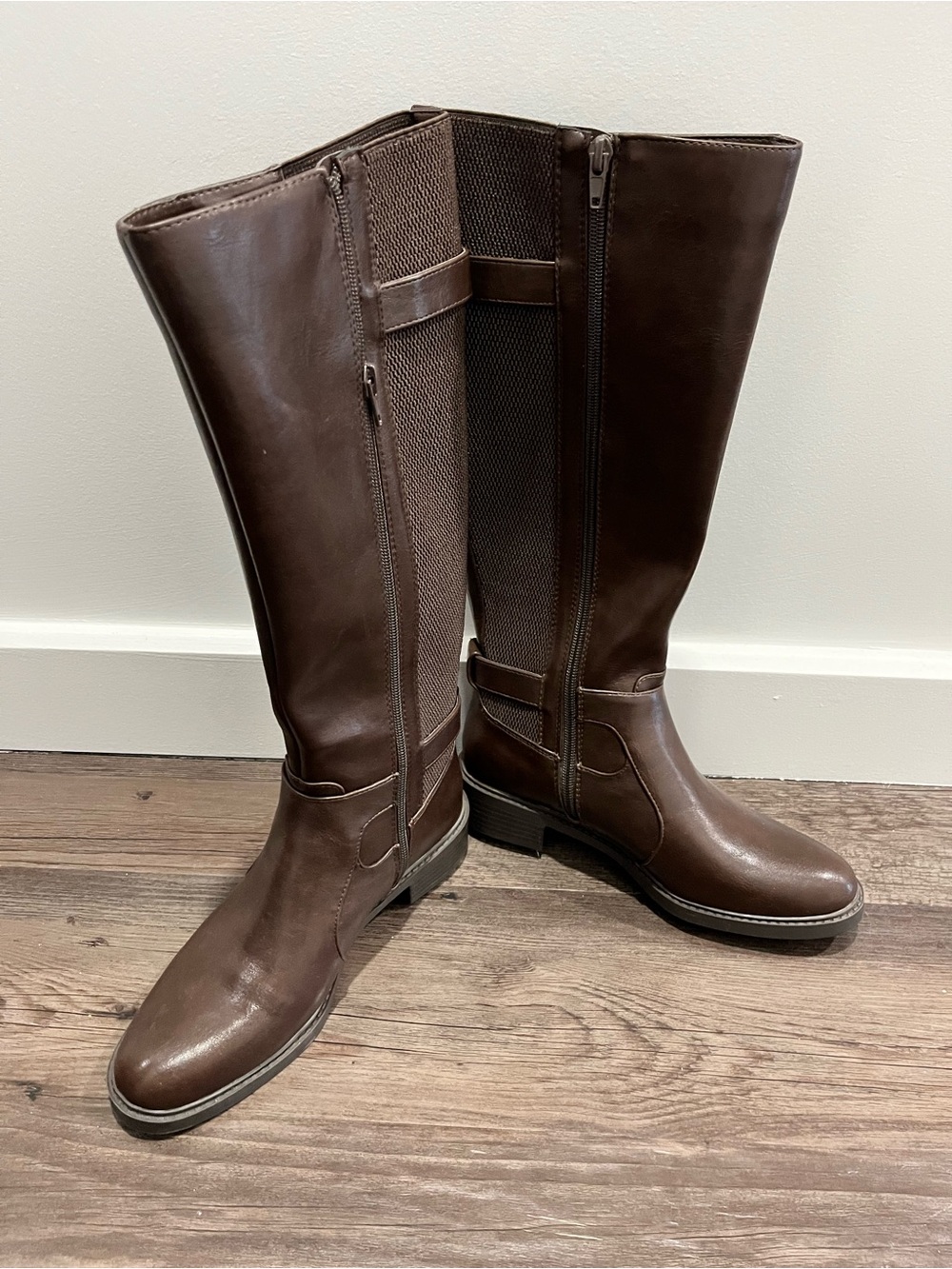 Classic Tall Brown Riding Boots with Side Zip